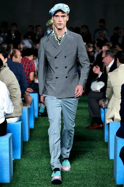 Look 2